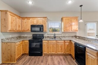 208 Lasso Cir in Kemp, TX - Building Photo - Building Photo