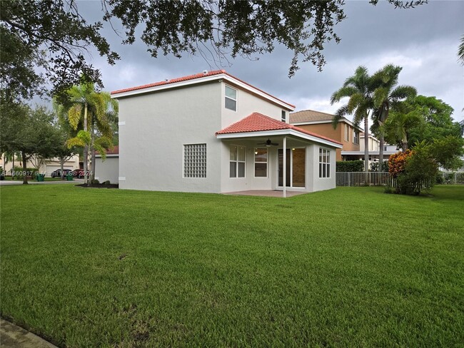 2914 SW 161st Ave in Miramar, FL - Foto de edificio - Building Photo