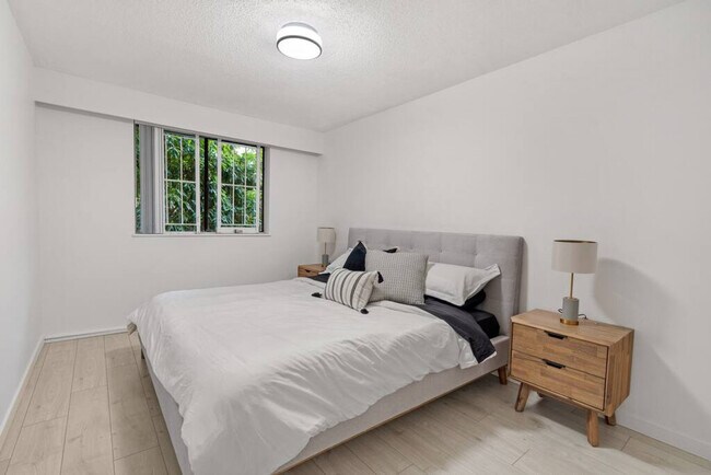 1855 W 2nd Ave in Vancouver, BC - Building Photo - Building Photo