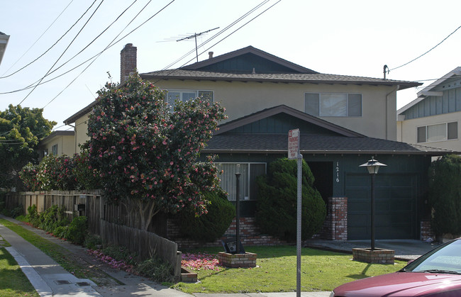 1216 Regent St in Alameda, CA - Foto de edificio - Building Photo