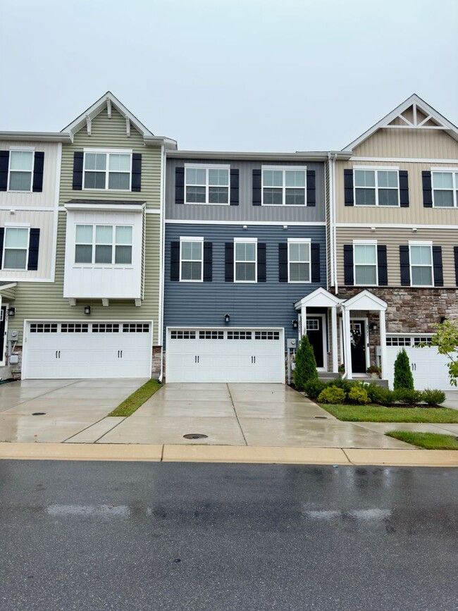 2775 Town View Cir in New Windsor, MD - Building Photo - Building Photo