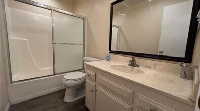 731 E Fairway Dr in Orange, CA - Building Photo - Building Photo