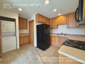 6255 6th Ave NW in Seattle, WA - Foto de edificio - Building Photo