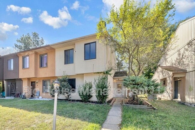 property at 9 Kings Wharf Pl