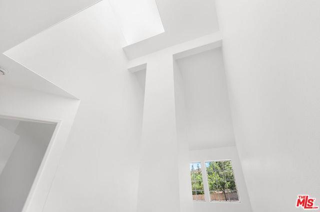 4240 Lost Hills Rd in Agoura Hills, CA - Building Photo