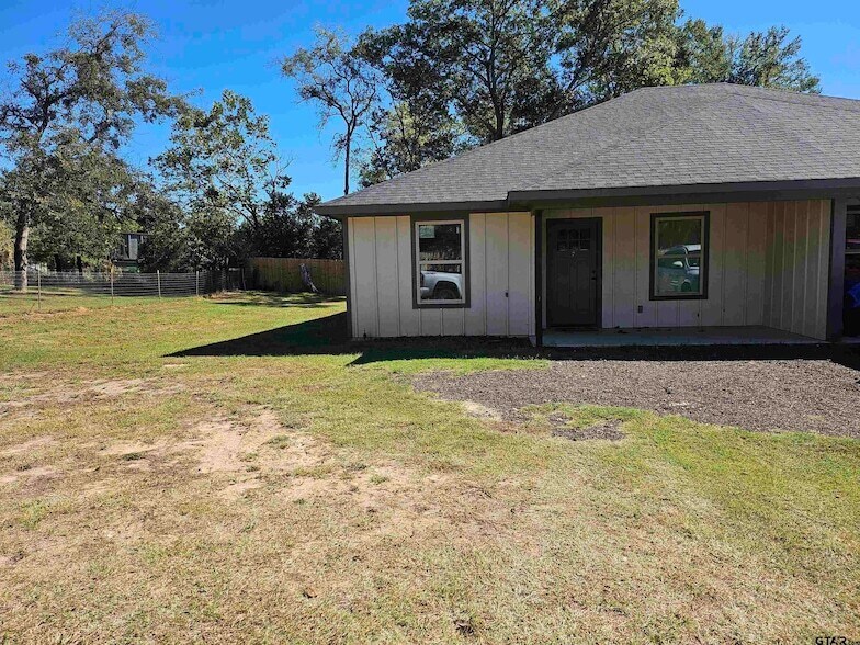 8160-8u-1 FM 2767 in Tyler, TX - Building Photo