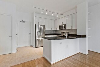 437 New York Ave NW in Washington, DC - Building Photo - Building Photo