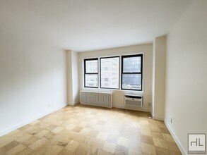 EAST 36 STREET in New York, NY - Foto de edificio - Building Photo