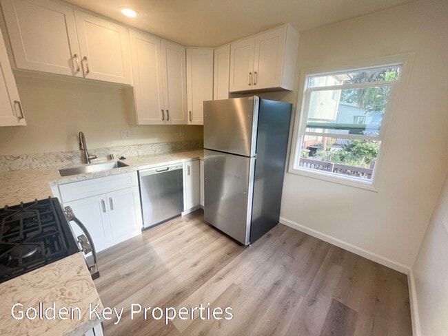 1027 3rd St in Encinitas, CA - Building Photo - Building Photo