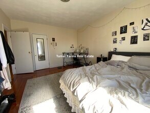 31 Stearns Ave, Unit 2 in Medford, MA - Building Photo - Building Photo