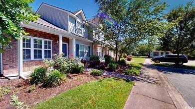 1000 Pembroke Ct in Myrtle Beach, SC - Building Photo - Building Photo