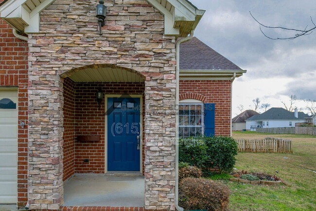 2012 McCrory Pl in Spring Hill, TN - Building Photo - Building Photo