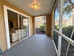 9481 Highland Oak Dr in Tampa, FL - Building Photo - Building Photo