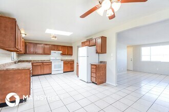 3763 S Amos Pl in Tucson, AZ - Building Photo - Building Photo