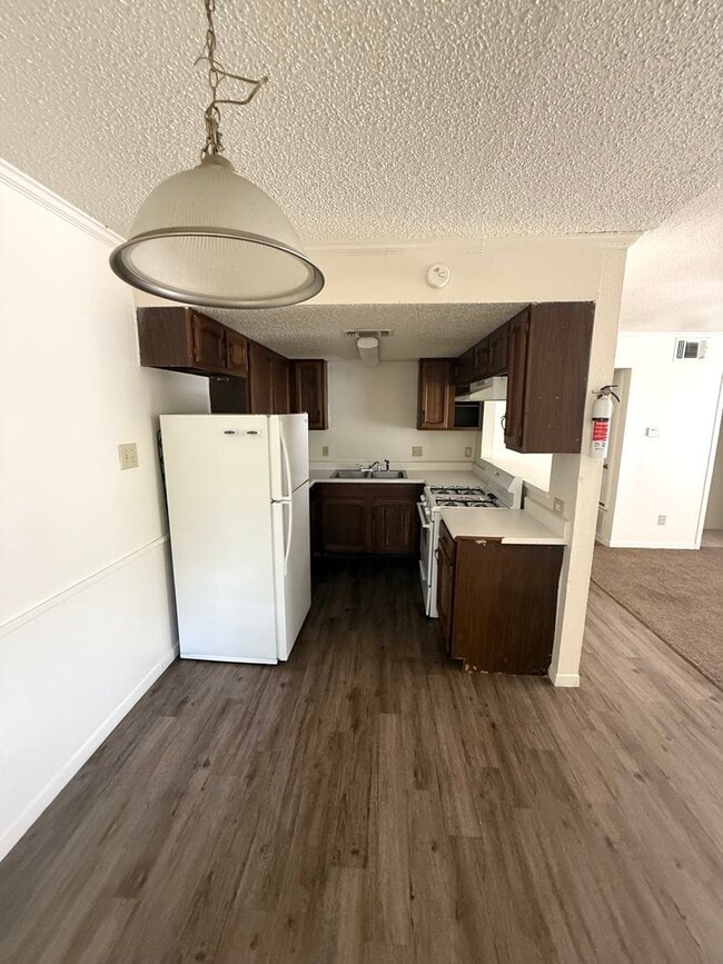 109 Smith Ln in San Marcos, TX - Foto de edificio - Building Photo