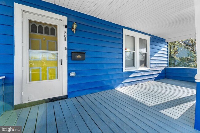 property at 608 Tunbridge Rd