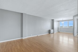 2225 Buchtel Blvd S in Denver, CO - Building Photo - Building Photo