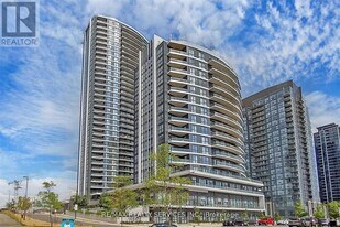 35 Watergarden Dr in Mississauga, ON - Building Photo