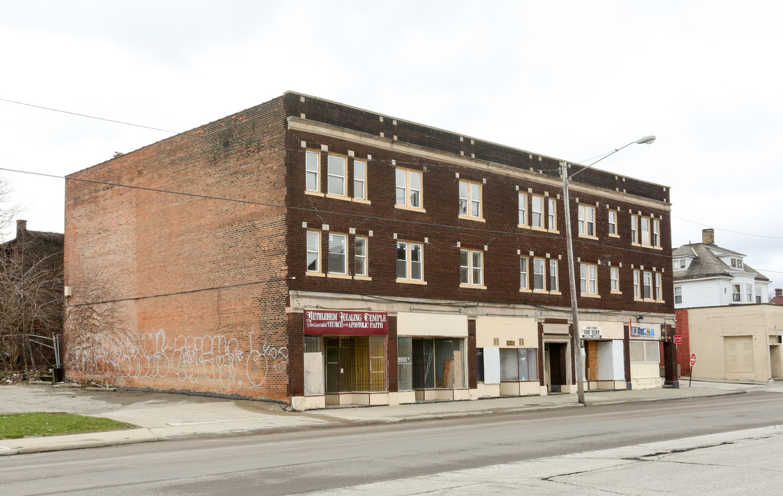 14460-14476 Euclid Ave in East Cleveland, OH - Building Photo