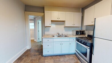 4124 s washington st, Unit 4126 - Upper in Marion, IN - Foto de edificio - Building Photo