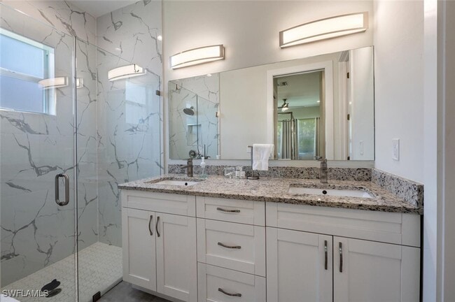 property at 2737 Linda Dr