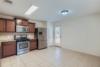 208 Isabel Ln in Kyle, TX - Building Photo - Building Photo