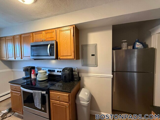 77 Green St, Unit 21 in Lynn, MA - Building Photo - Building Photo