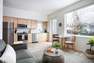 168 Garfield St in Ashland, OR - Building Photo