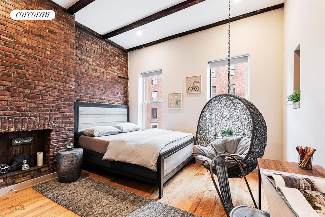 131 S 2nd St in Brooklyn, NY - Building Photo