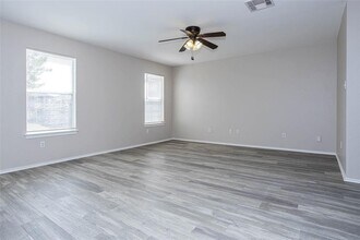 311 Quarter Ave in Buda, TX - Building Photo - Building Photo