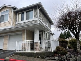 22106 41st Pl S in Kent, WA - Building Photo