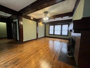 417 W Columbia Ter, Unit #2 in Peoria, IL - Building Photo - Building Photo