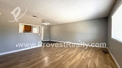 16397 Spruce St in Hesperia, CA - Building Photo - Building Photo