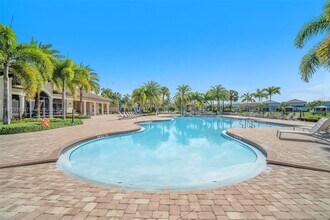 5040 Eucalyptus Dr in Hollywood, FL - Foto de edificio - Building Photo