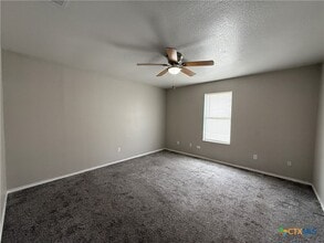 1005 E Ave S in Belton, TX - Foto de edificio - Building Photo