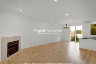 20276 Hoodview Ave in West Linn, OR - Building Photo - Building Photo