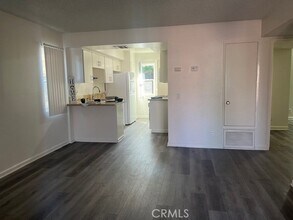 44220 San Pablo Ave-Unit -1 in Palm Desert, CA - Foto de edificio - Building Photo