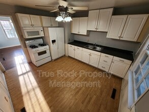 1009 Hillside Dr in Ada, OK - Building Photo - Building Photo