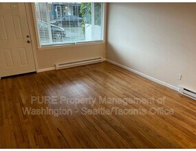 5104 17th Ave NW in Seattle, WA - Building Photo - Building Photo
