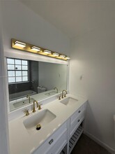 6910 NW 173rd Dr in Hialeah, FL - Building Photo - Building Photo