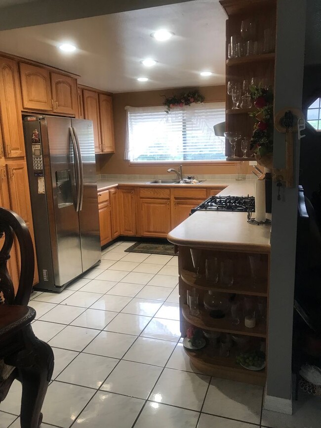 865 Rubens Pl in Oxnard, CA - Building Photo - Building Photo