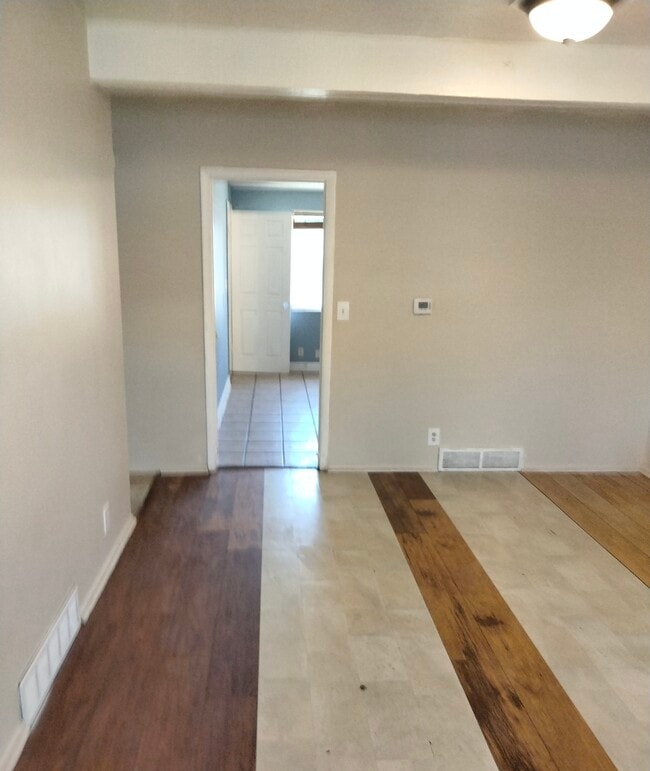 3126 S 700 E in South Salt Lake, UT - Foto de edificio - Building Photo