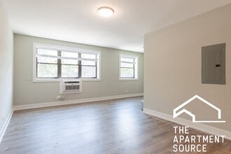 529 W Surf St, Unit 502 in Chicago, IL - Building Photo - Building Photo