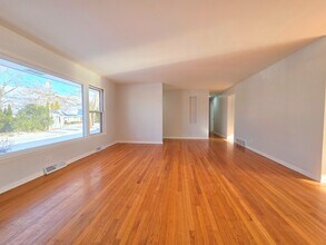 29 E Lake Shore Dr in Round Lake Park, IL - Building Photo - Building Photo