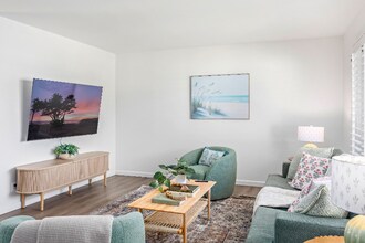 4905 Rhoads Ave in Santa Barbara, CA - Building Photo - Building Photo