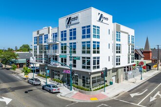 The Zivar Luxury Apartments in Roseville, CA - Building Photo - Building Photo