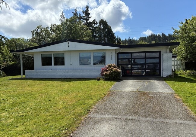 property at 3001 Oakes Ave