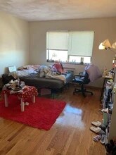 1066 Commonwealth Ave, Unit 702 in Boston, MA - Foto de edificio - Building Photo