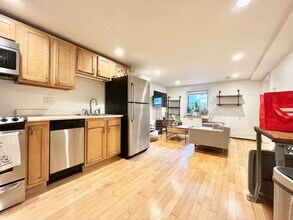 37 Hampstead Rd, Unit 2 in Boston, MA - Building Photo - Building Photo