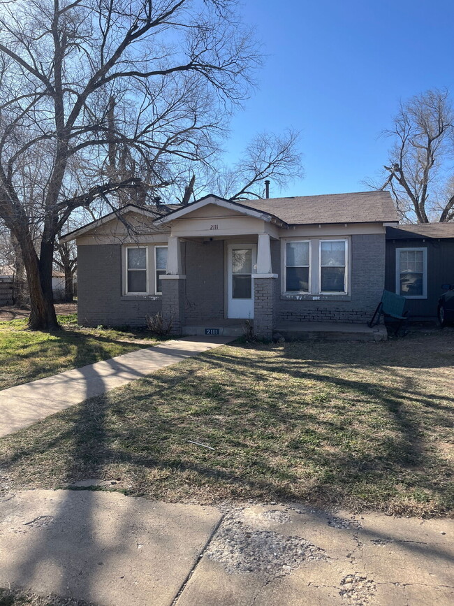 2111 25th St in Lubbock, TX - Foto de edificio - Building Photo